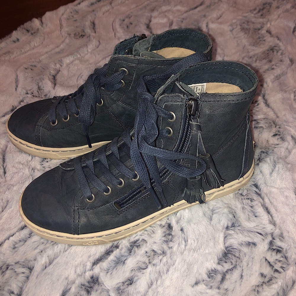 UGG Sneakers